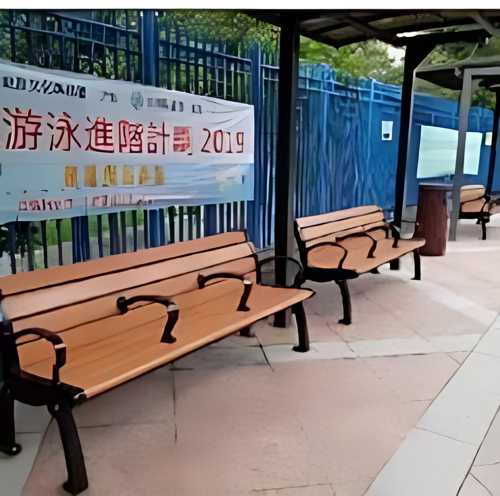 泳池場地安裝的塑木長椅