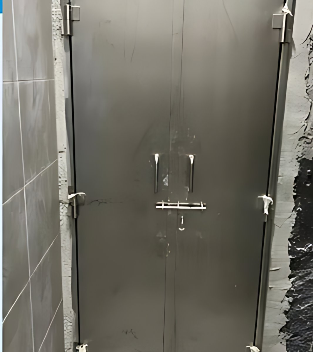 配逃生推桿的不銹鋼防火門